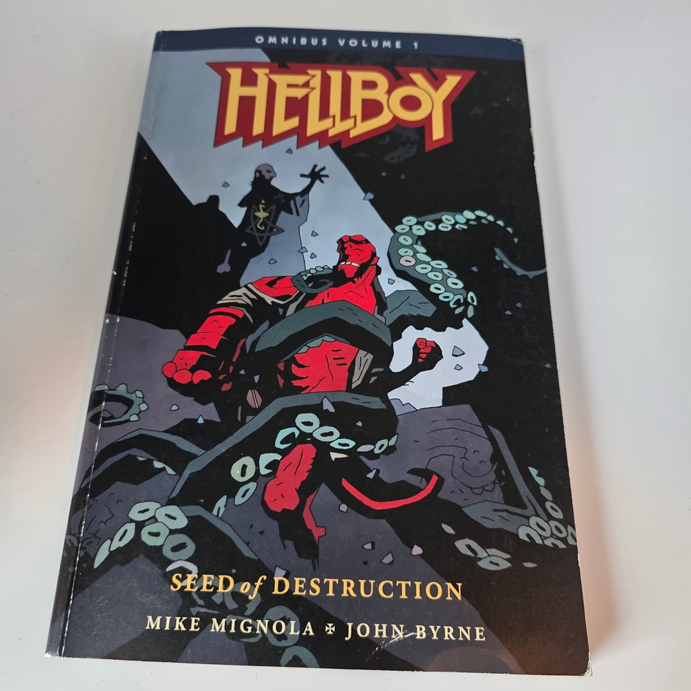 Hellboy Omnibus‎ Volume 1 Seed of Destruction Mike Mignola Dark Horse Paperback
